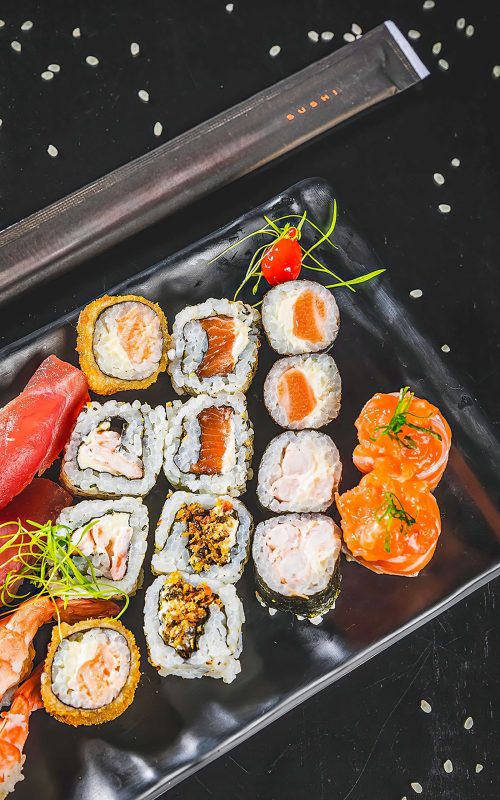 fresh-japanese-food-delicious-sushi-salmon-shrimp (1)
